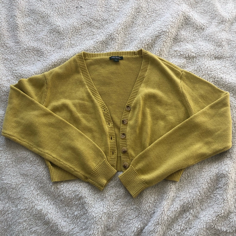 Really cute cropped long sleeve cardigan